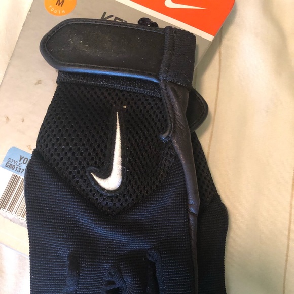 Nike baseball gloves - Picture 2 of 3